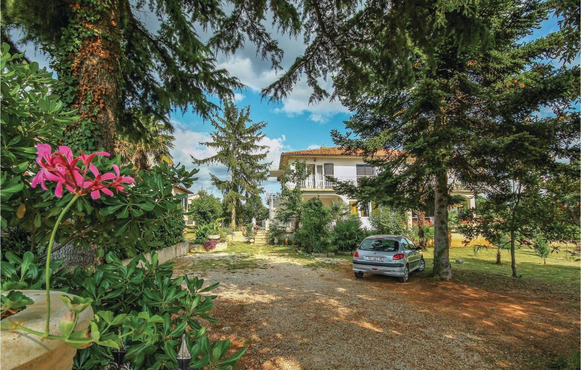 2 Bedroom Pet Friendly Apartment In Lovrecica Dış mekan fotoğraf
